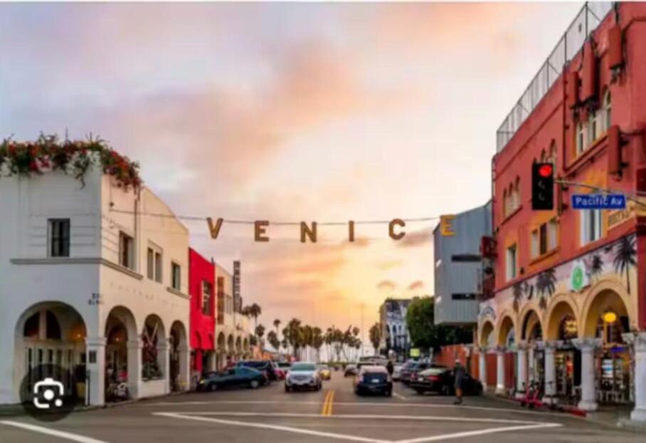 Apartment Walk To Santa Monica Pier Boardwalk Venice Los Angeles